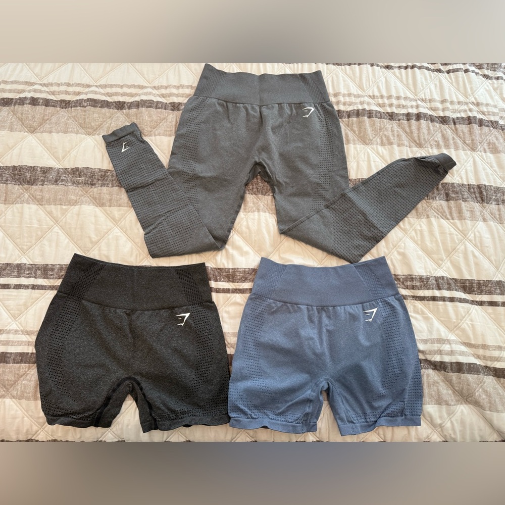 Bundle Gymshark Charcoal and Navy Activewear Set